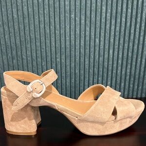 NWT Aerosoles Platform Sandal